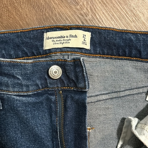 Abercrombie & Fitch jeans - Picture 3 of 5
